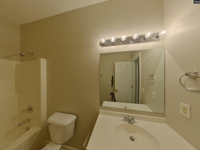 Building Photo - 207 Lockleven Dr