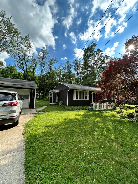 Building Photo - 3594 Brookside Rd