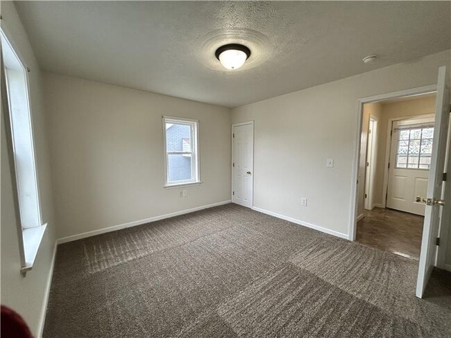 Building Photo - 128 S 13th St