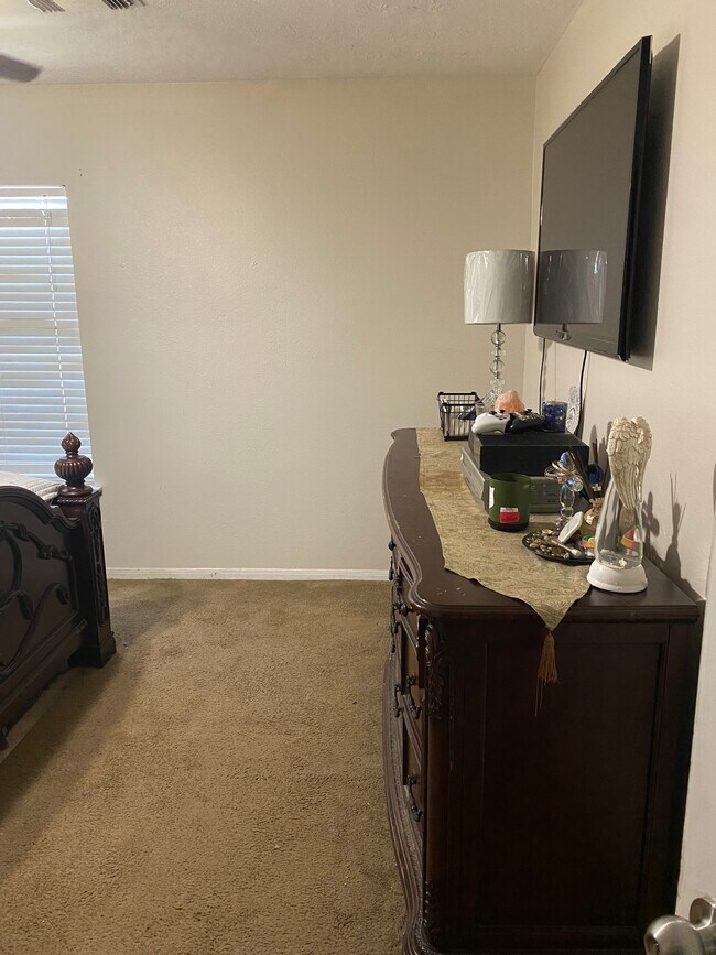 Building Photo - 10107 Olive Mount St