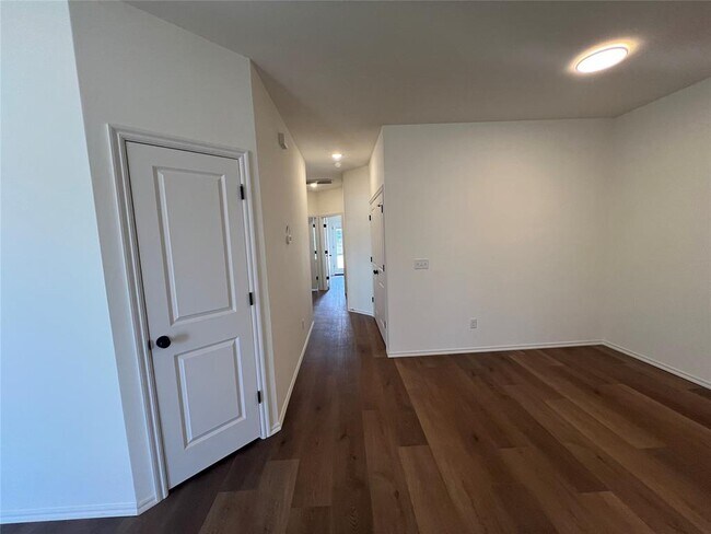 Building Photo - 306 Liam Dr