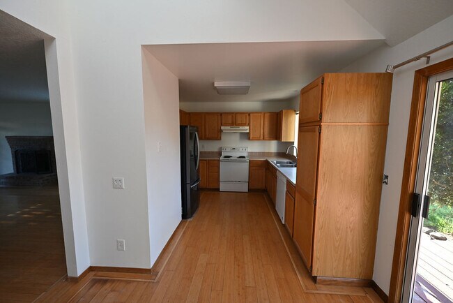 Building Photo - 21695 SW Gary Ln