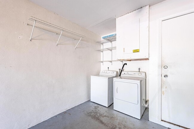 Building Photo - 2936 Florida Blvd