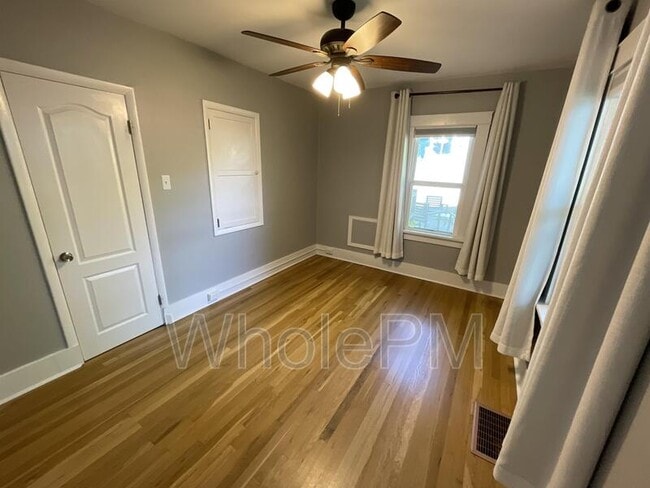 Building Photo - 4909 Beach Ct