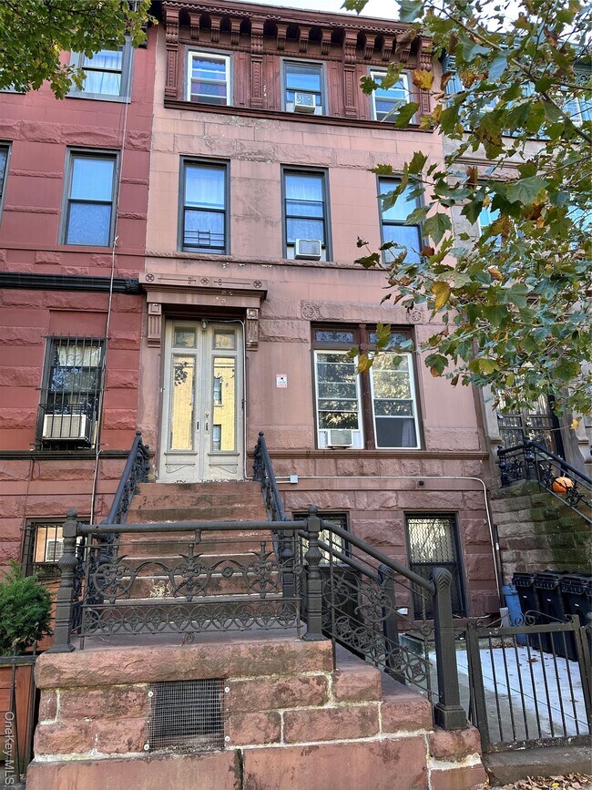 Building Photo - 768 Greene Ave