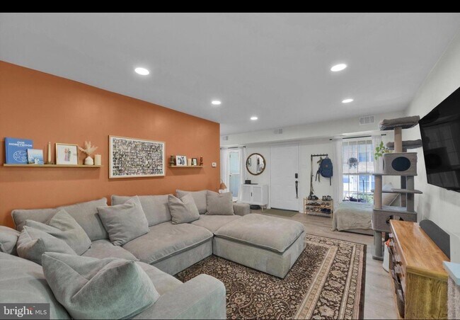 Building Photo - 406 Middleton Pl
