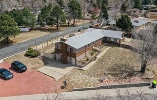 Building Photo - 1400 Acacia Dr
