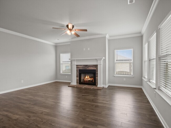 Building Photo - 227 Poplar Hollow Dr