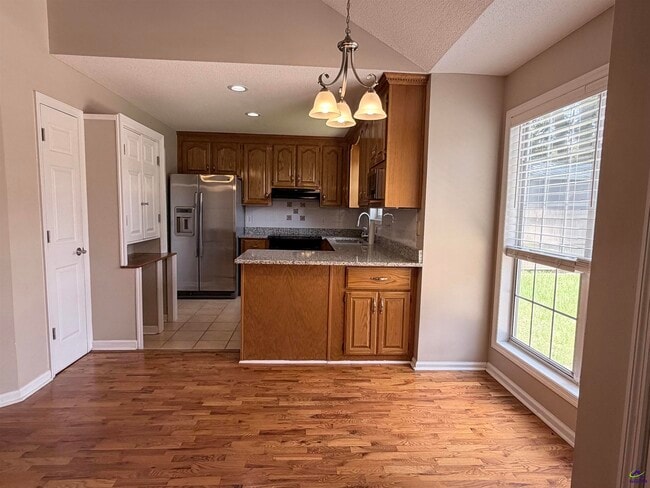 Building Photo - 106 Quail Hollow Dr