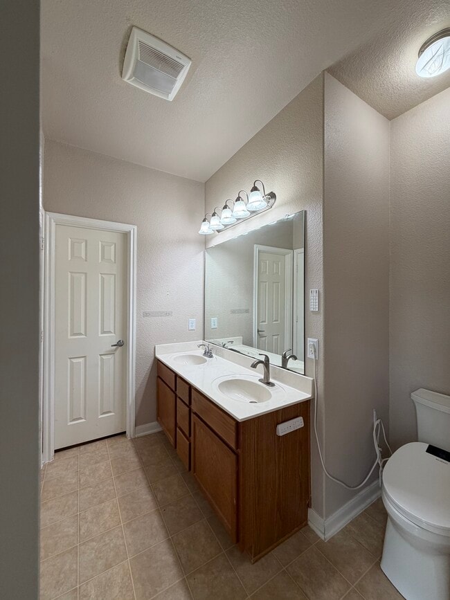 Building Photo - 10911 Canter Spur