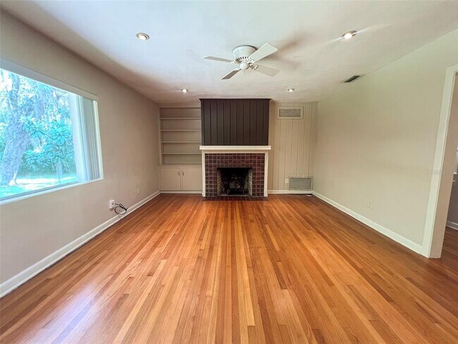 Building Photo - 1516 NW 14th Ave