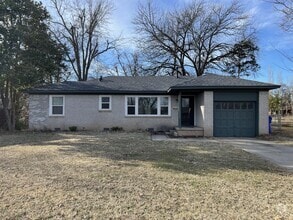 Building Photo - 616 Sherwood Dr