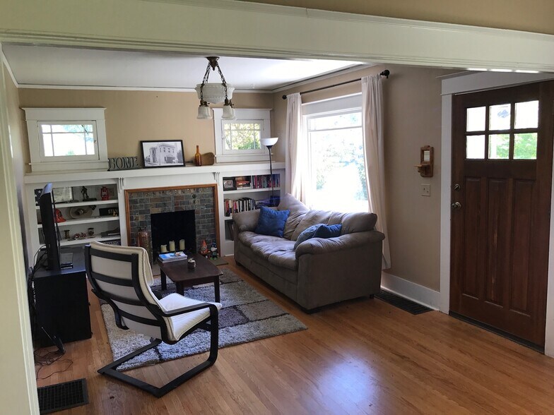 Building Photo - 6005 NE Failing St