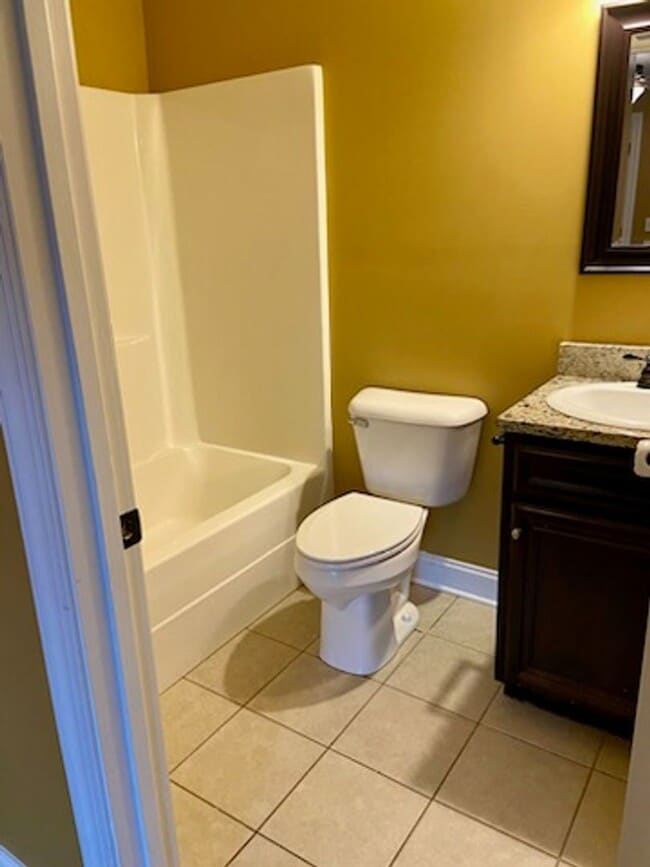 Building Photo - BEAUTIFUL TOWNHOME