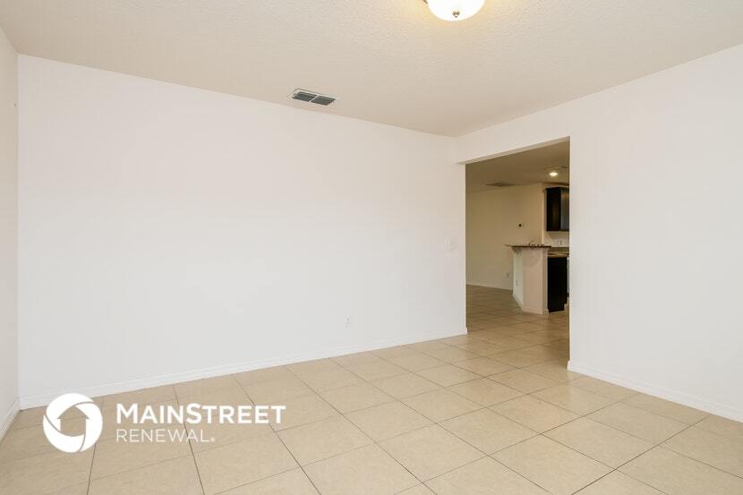 Building Photo - 1495 Swan Lake Cir