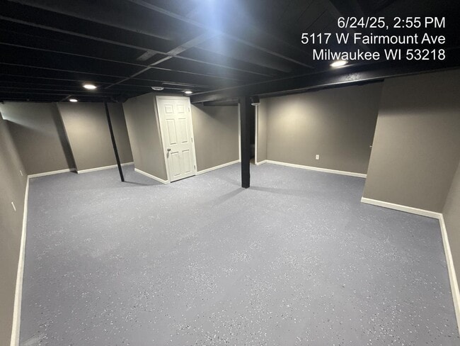 Building Photo - 5117 W Fairmount Ave