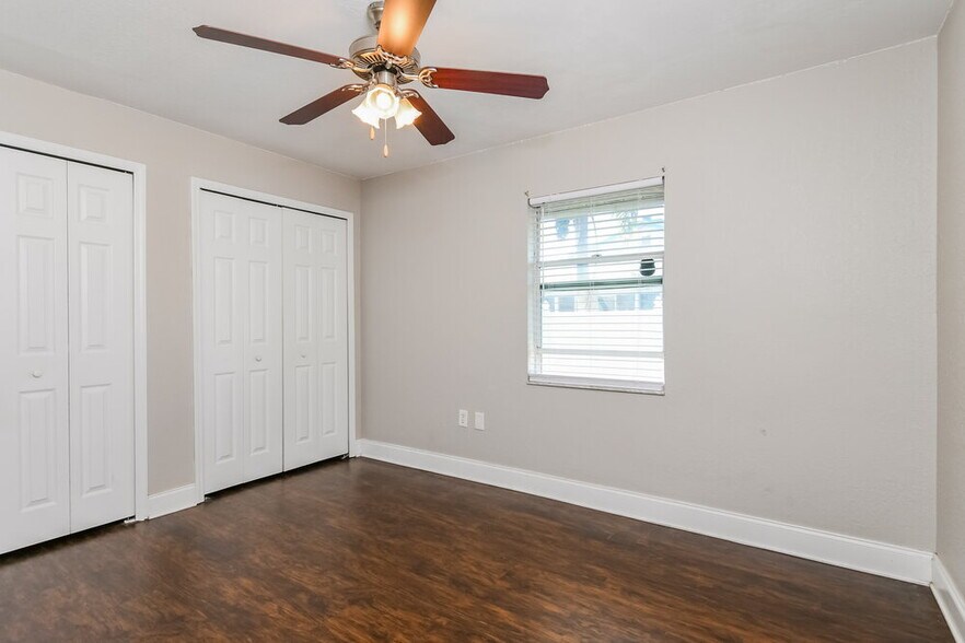 Building Photo - 264 Daisy Estates Dr