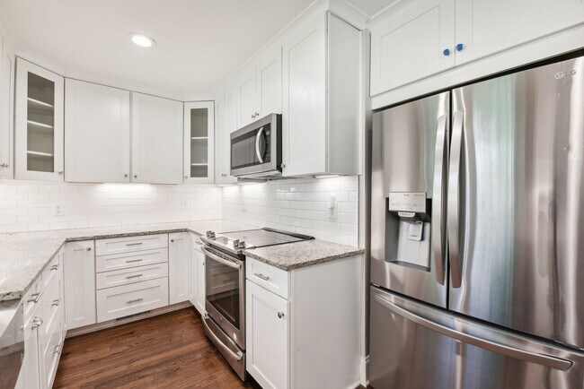 Building Photo - Charming 3BR House in Charlotte