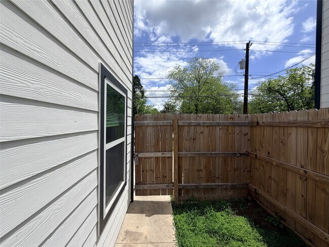 Building Photo - 8115 Denton St