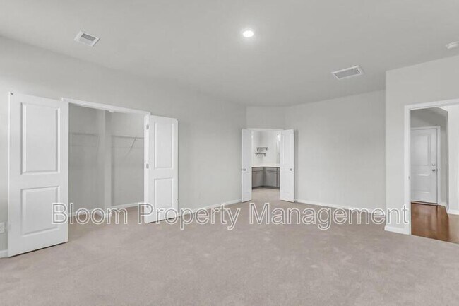 Building Photo - 425 Ribiero Dr
