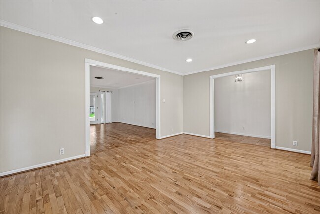 Building Photo - 5310 Indigo St