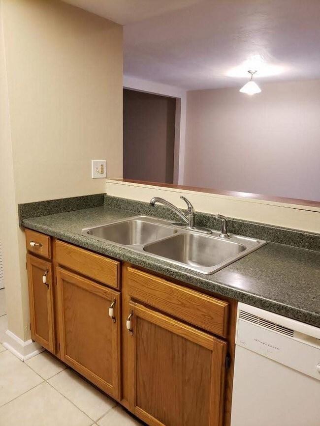 Rockwood Villas 934 SW 56th Terrace Gainesville FL 32607 Apartment