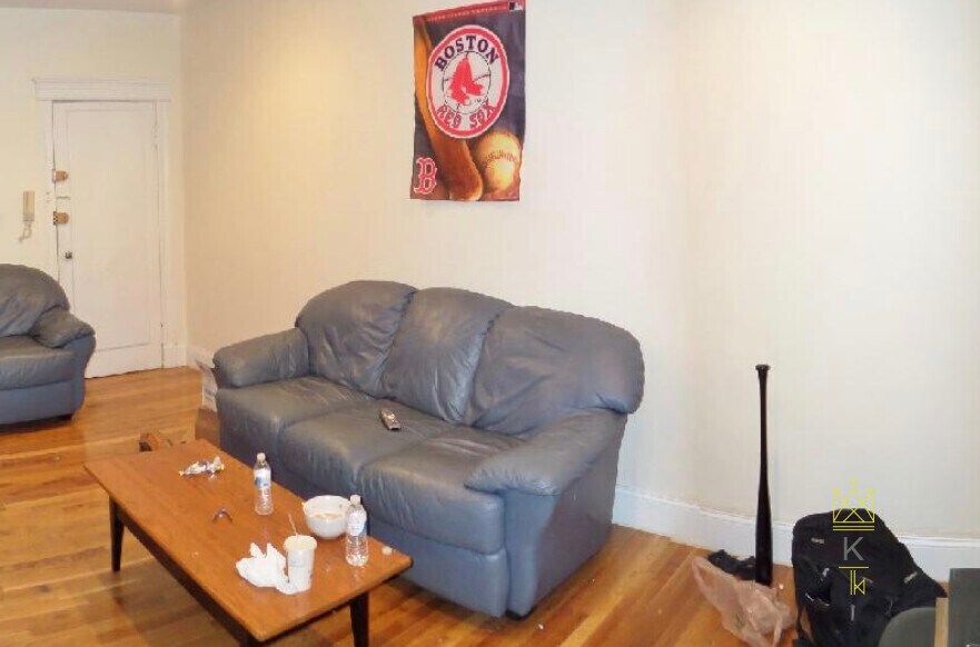 Building Photo - 1868 Commonwealth Ave