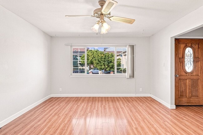 Building Photo - 4448 Irvington Ave