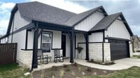 Building Photo - 145 Slenderleaf Dr
