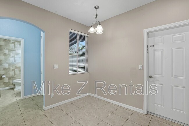 Building Photo - 3383 Antica St