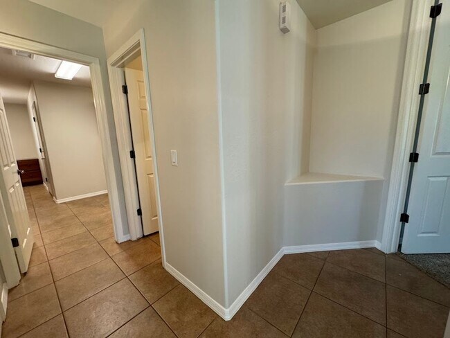 Building Photo - **Move-In Special** BEAUTIFUL 4 BEDROOM 3 ...
