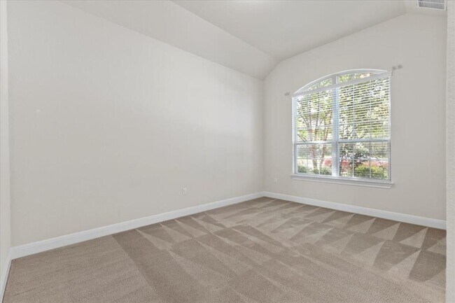 Building Photo - 10112 Lavon Bend