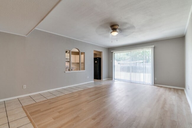 Building Photo - 3 Bed/2 Bath Hidden Treasure in Garland