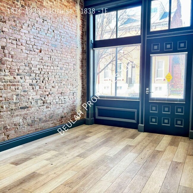 Building Photo - Bright Soulard 2bd/2bath Townhouse (baseme...