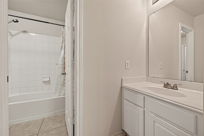 Building Photo - 5006 Juniper Walk Ln