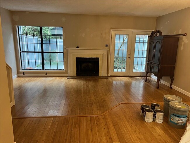 Building Photo - 5900 Grelot Rd