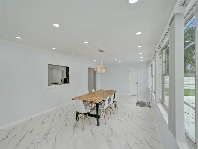 Building Photo - 1814 N 38th Ave