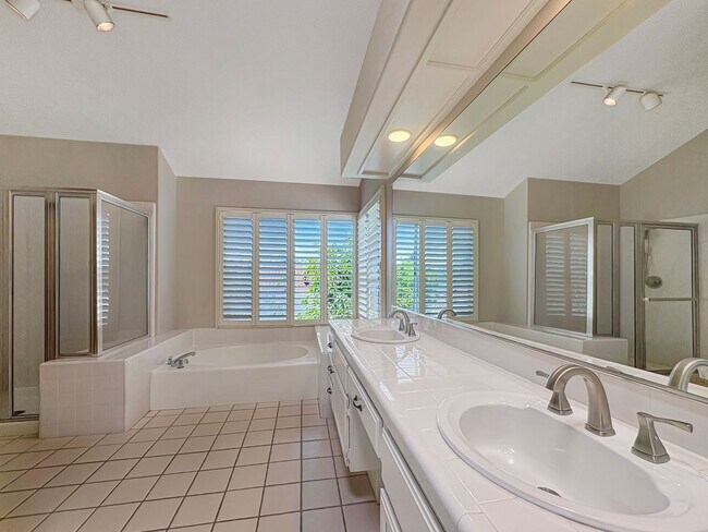 Building Photo - Spacious Oceanside Retreat with Pool, Spa,...