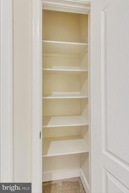 Building Photo - 6104 Cool Spring Terrace S