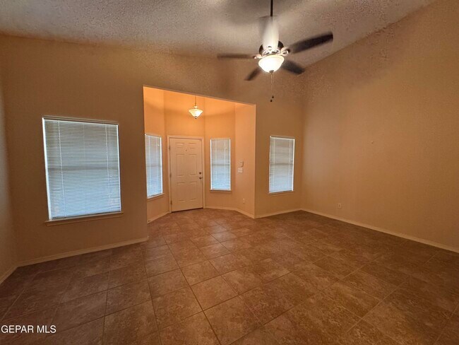 Building Photo - 6700 Hermoso Del Sol Dr