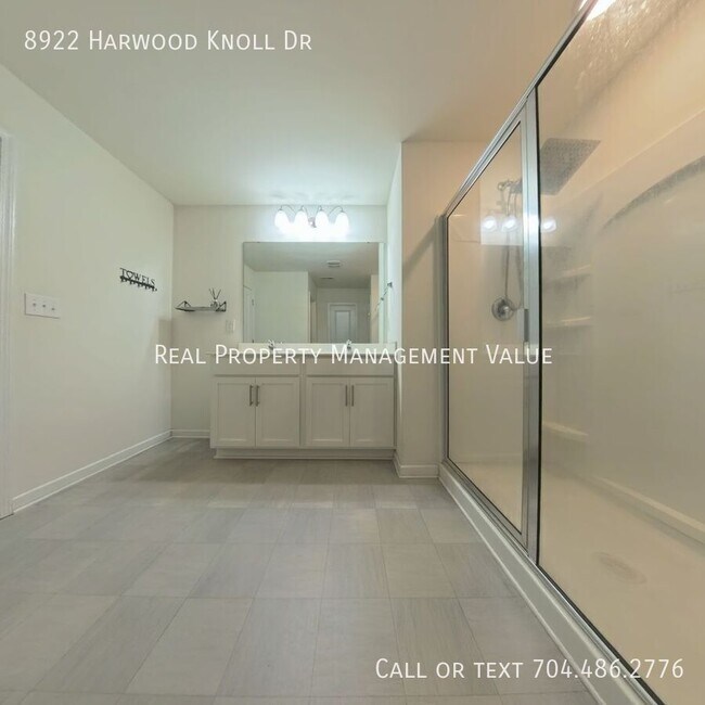Building Photo - 8922 Harwood Knoll Dr
