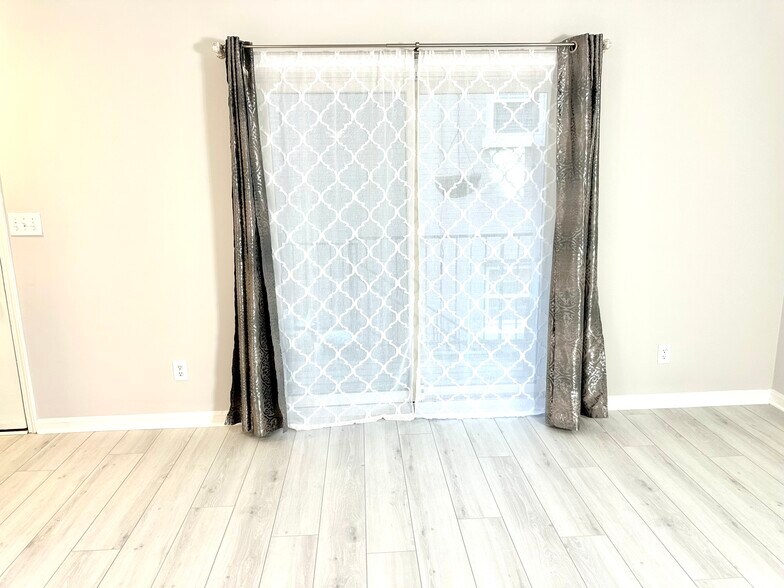 Building Photo - 124 S Sherrin Ave