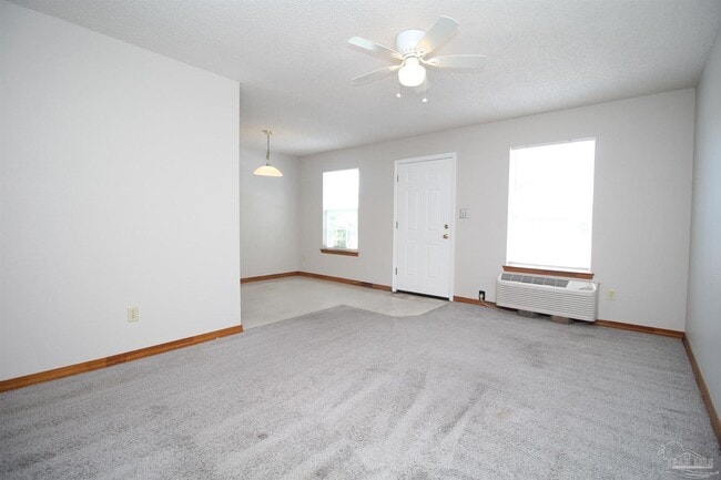 Building Photo - 8110 Stonebrook Dr