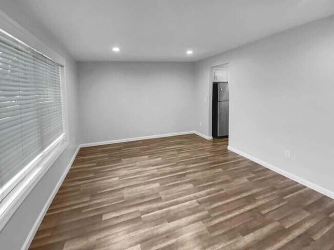 Building Photo - 630 J St