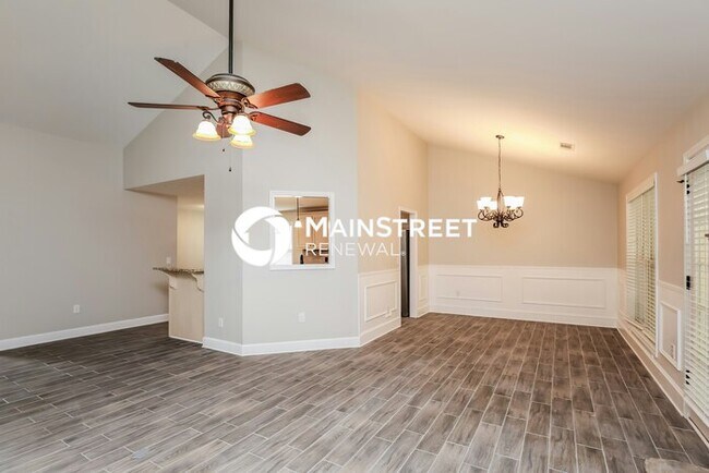Building Photo - 4 Bedroom Pet-Friendly Home in Hoschton, GA with Main Street Renewal