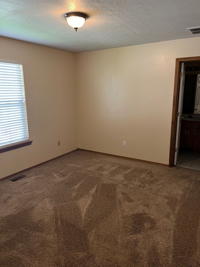 Building Photo - 3 Bed/ 2 Bath home in Nixa, MO