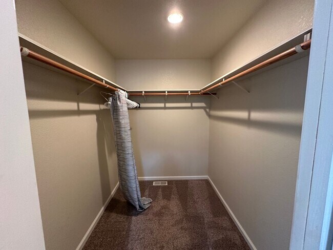 Building Photo - Country Home in Great Penn Valley Location...