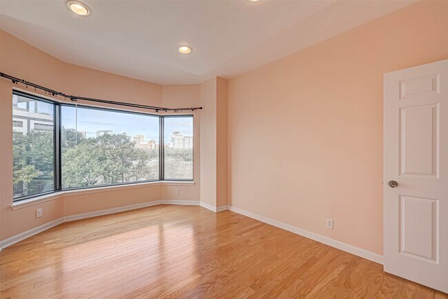 Building Photo - 2001 Holcombe Blvd