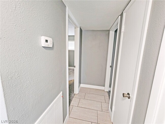 Building Photo - 5409 Mountain View Dr