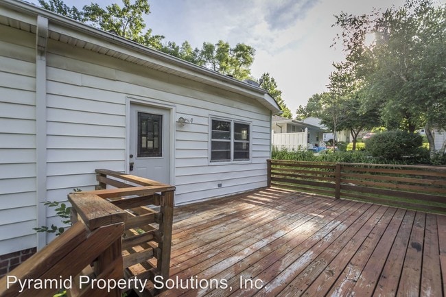Building Photo - 4 br, 1 bath House - 5 E Park Ave